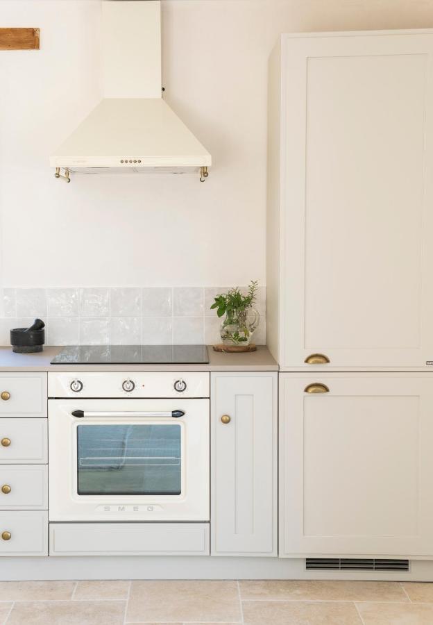 La Petite Ruche, 1 Bedroom Gite In The Luberon 阿普特 外观 照片