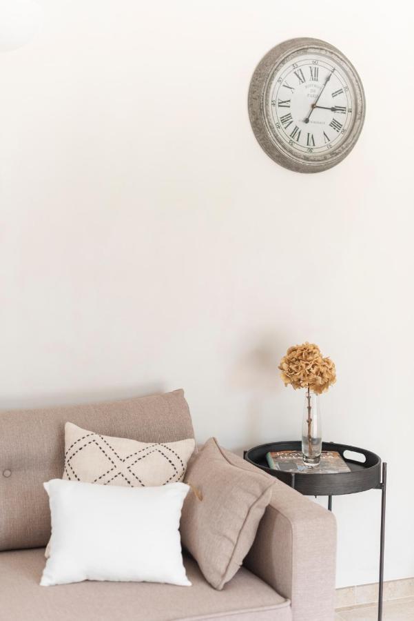 La Petite Ruche, 1 Bedroom Gite In The Luberon 阿普特 外观 照片