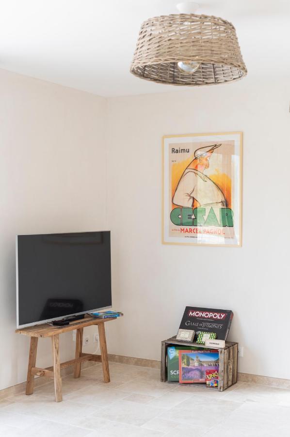 La Petite Ruche, 1 Bedroom Gite In The Luberon 阿普特 外观 照片