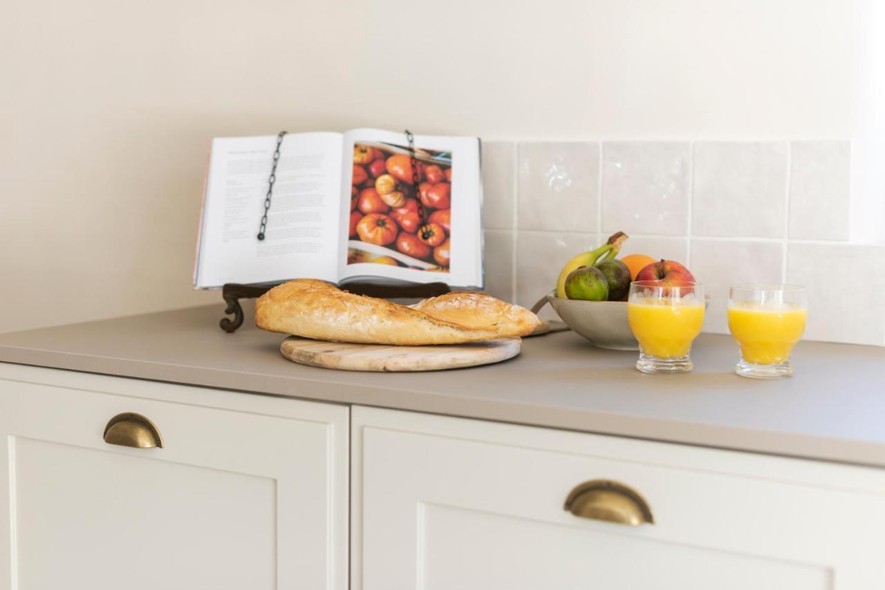 La Petite Ruche, 1 Bedroom Gite In The Luberon 阿普特 外观 照片