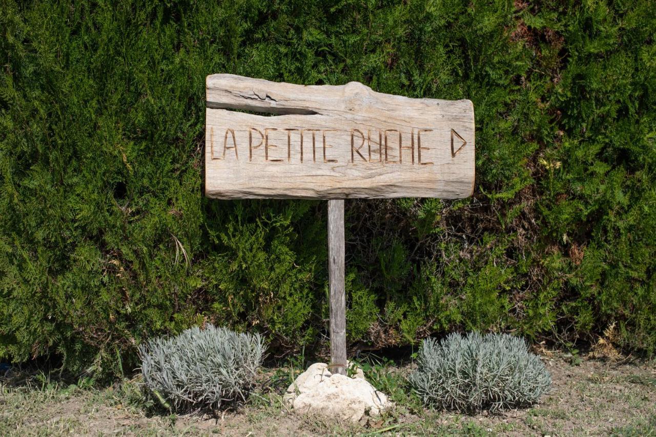 La Petite Ruche, 1 Bedroom Gite In The Luberon 阿普特 外观 照片